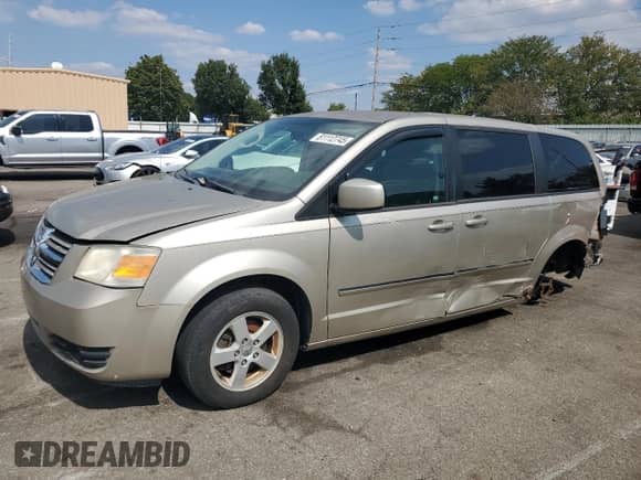 2008 Dodge Grand Caravan SXT with VIN 1D8HN54P98B189564, listed as a Copart auction lot 81112745 with 200,557 mi miles and Salvage title. Bid and sale history available at DreamBid. Image 1.