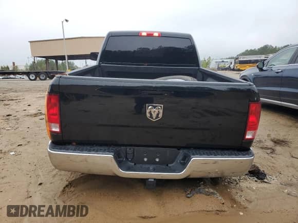 2022 Ram 1500 Express z VIN 3C6JR6AT8NG210555, wystawiony jako Copart lot #86509965 z przebiegiem 18 473 mil mil oraz Czysty tytuł • Clean title. Historia ofert i sprzedaży dostępna na DreamBid. Obrazek 6.