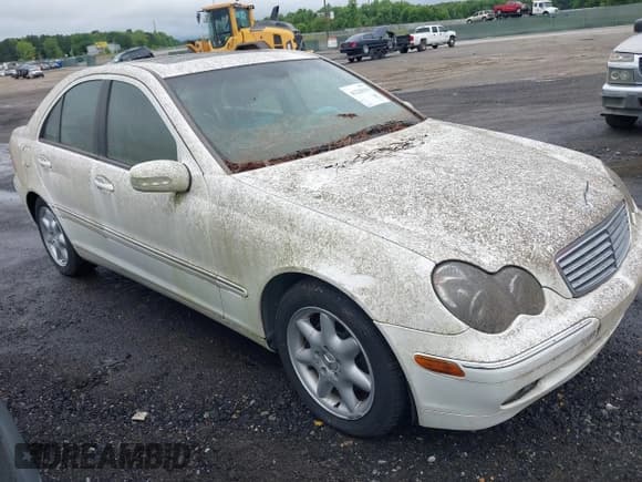 ✅ 2004 Mercedes-Benz C 240 • VIN: WDBRF81J54F470702 • Lot: 42228330. Listed on IAAI with 169,875 mi. Free auction sales archive from the USA and detailed vehicle history report at DreamBid. Image 14.