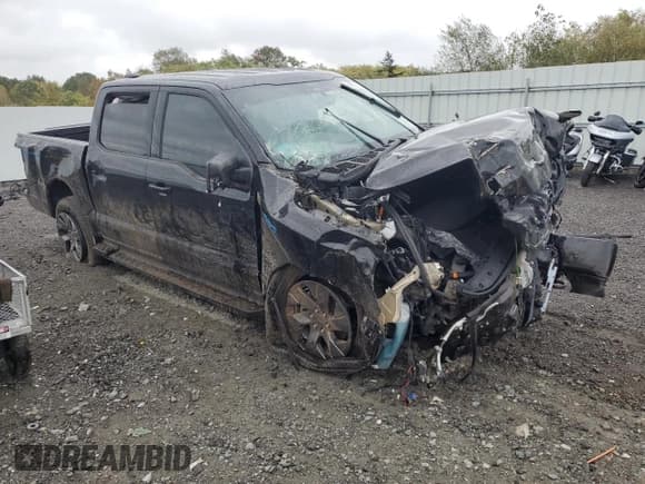 ✅ 2024 Ford F-150 Lightning Flash • VIN: 1FT6W3L75RWG26642 • Lot: 84951795. Wystawiony na Copart z przebiegiem Nie podano. Bezpłatny archiwum sprzedaży aukcyjnych z USA i szczegółowy raport historii pojazdu na DreamBid. Zdjęcie 4.