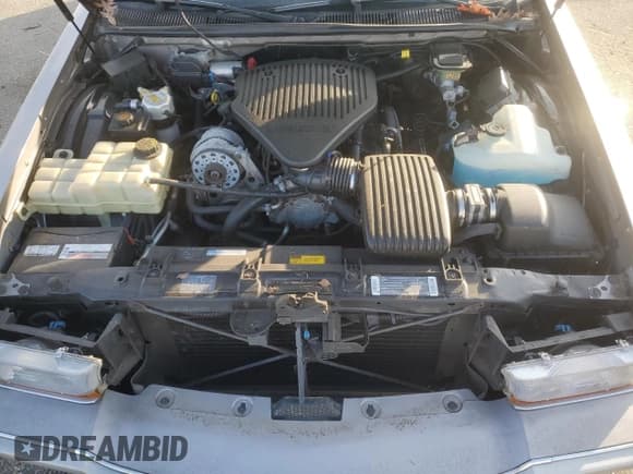 ✅ 1995 Buick Roadmaster • VIN: 1G4BN52P5SR427878 • Lot: 88597725. Wystawiony na Copart z przebiegiem 36 334 mil. Bezpłatny archiwum sprzedaży aukcyjnych z USA i szczegółowy raport historii pojazdu na DreamBid. Zdjęcie 11.