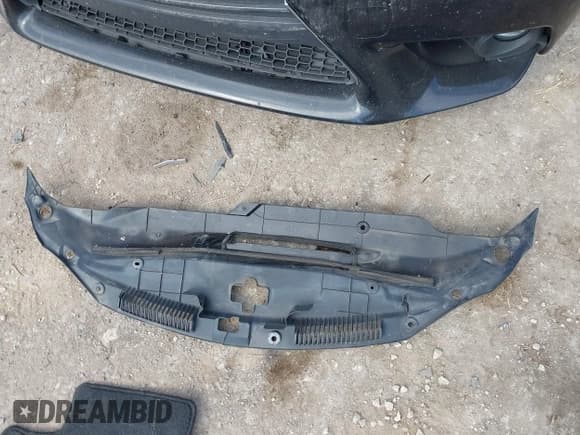 ✅ 2015 Lexus IS 250 • VIN: JTHBF1D2XF5053985 • Lot: 43213341. Wystawiony na IAAI z przebiegiem 126 254 mil. Bezpłatny archiwum sprzedaży aukcyjnych z USA i szczegółowy raport historii pojazdu na DreamBid. Zdjęcie 12.