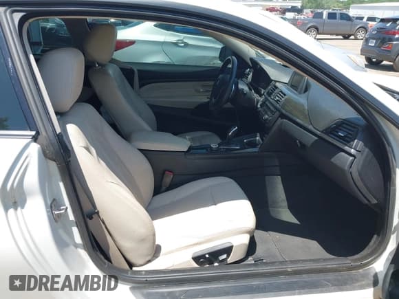 ✅ 2015 BMW 4 Series 428i xDrive • VIN: WBA3N5C58FK198596 • Lot: 42514820. Listed on IAAI with 107,261 mi. Free auction sales archive from the USA and detailed vehicle history report at DreamBid. Image 5.