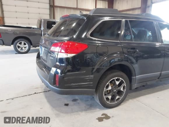 ✅ 2011 Subaru Outback Limited • VIN: 4S4BRDJC5B2416398 • Lot: 43006909. Listed on IAAI with 221,972 mi. Free auction sales archive from the USA and detailed vehicle history report at DreamBid. Image 6.