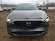 ✅ 2025 Mazda CX-5 Premium • VIN: JM3KFBDY9S0538872 • Лот: 47575425. Опубликован ранее на Copart с пробегом 6 585 миль. Бесплатный доступ к архиву аукционных продаж из США и подробный отчёт об истории автомобиля на DreamBid. Изображение 5.