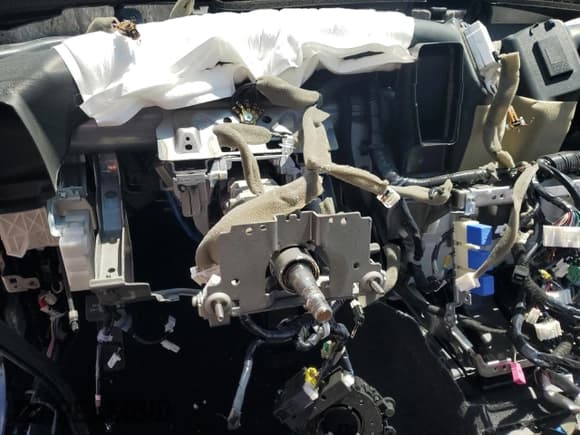 ✅ 2017 Infiniti Q60 Sport • VIN: JN1EV7EK0HM363223 • Лот: 68101835. Опубликован ранее на Copart с пробегом Не указан. Бесплатный доступ к архиву аукционных продаж из США и подробный отчёт об истории автомобиля на DreamBid. Изображение 9.