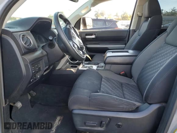 ✅ 2019 Toyota Tundra SR5 • VIN: 5TFDY5F13KX854563 • Lot: 90518715. Wystawiony na Copart z przebiegiem 67 985 mil. Bezpłatny archiwum sprzedaży aukcyjnych z USA i szczegółowy raport historii pojazdu na DreamBid. Zdjęcie 7.