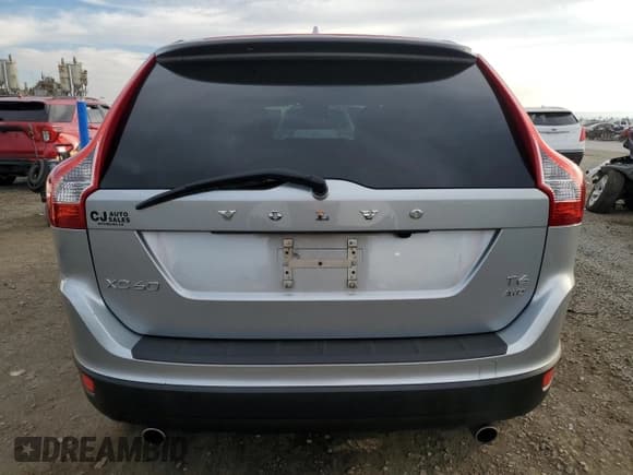 ✅ 2013 Volvo XC60 T6 • VIN: YV4902DZ8D2444391 • Lot: 92319895. Wystawiony na Copart z przebiegiem 106 977 mil. Bezpłatny archiwum sprzedaży aukcyjnych z USA i szczegółowy raport historii pojazdu na DreamBid. Zdjęcie 6.