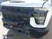 2020 Chevrolet Silverado 2500HD Work Truck z VIN 1GC2YLE73LF220288, wystawiony jako IAAI lot #41638461 z przebiegiem 144 237 mil mil oraz . Historia ofert i sprzedaży dostępna na DreamBid. Obrazek 6.