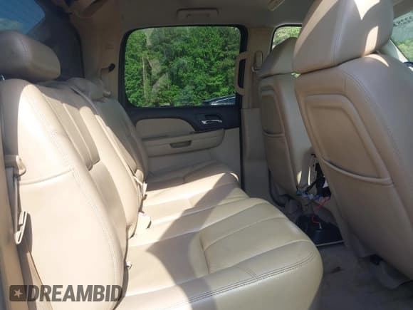 ✅ 2007 Chevrolet Avalanche LTZ • VIN: 3GNFK12367G124840 • Lot: 42222824. Listed on IAAI with 210,763 mi. Free auction sales archive from the USA and detailed vehicle history report at DreamBid. Image 8.