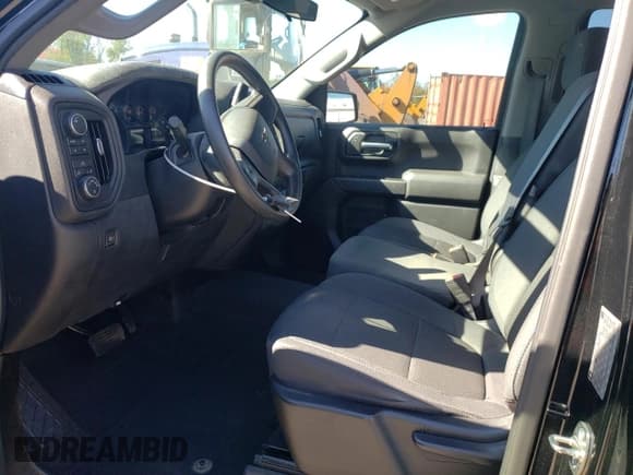 ✅ 2019 Chevrolet Silverado 1500 Custom Trail Boss • VIN: 1GCPYCEF9KZ410560 • Lot: 74882084. Wystawiony na Copart z przebiegiem 75 904 mil. Bezpłatny archiwum sprzedaży aukcyjnych z USA i szczegółowy raport historii pojazdu na DreamBid. Zdjęcie 7.