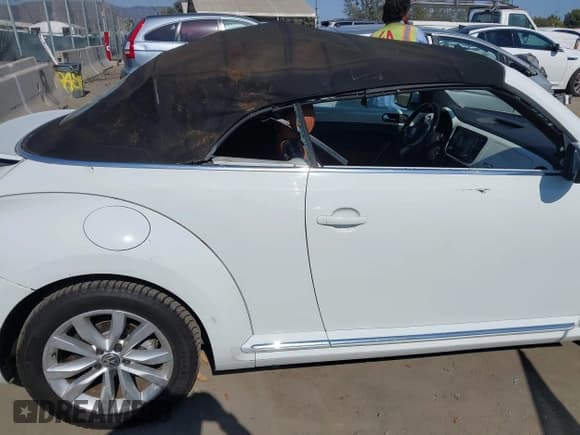 ✅ 2017 Volkswagen Beetle S • VIN: 3VW517AT5HM822139 • Лот: 42778864. Опубликован ранее на IAAI с пробегом 62 923 миль. Бесплатный доступ к архиву аукционных продаж из США и подробный отчёт об истории автомобиля на DreamBid. Изображение 6.