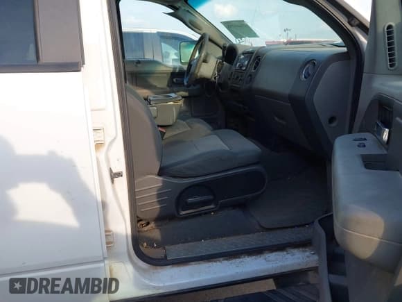 ✅ 2008 Ford F-150 XL • VIN: 1FTRW12W68FA92835 • Lot: 43665758. Listed on IAAI with 590,036 mi. Free auction sales archive from the USA and detailed vehicle history report at DreamBid. Image 5.