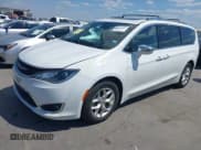 ✅ 2020 Chrysler Pacifica Limited • VIN: 2C4RC1GG4LR285044 • Лот: 43325827. Опубликован ранее на IAAI с пробегом 122 570 миль. Бесплатный доступ к архиву аукционных продаж из США и подробный отчёт об истории автомобиля на DreamBid. Изображение 2.