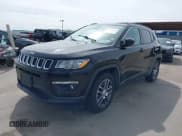 ✅ 2019 Jeep Compass Altitude • VIN: 3C4NJCBB7KT706519 • Lot: 41636111. Wystawiony na IAAI z przebiegiem Nie podano. Bezpłatny archiwum sprzedaży aukcyjnych z USA i szczegółowy raport historii pojazdu na DreamBid. Zdjęcie 2.