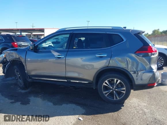 ✅ 2018 Nissan Rogue S • VIN: JN8AT2MT8JW462031 • Lot: 43613795. Listed on IAAI with 70,960 mi. Free auction sales archive from the USA and detailed vehicle history report at DreamBid. Image 15.