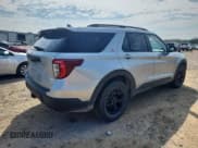 ✅ 2022 Ford Explorer Timberline • VIN: 1FMSK8JH0NGB36662 • Lot: 70536175. Wystawiony na Copart z przebiegiem 38 334 mil. Bezpłatny archiwum sprzedaży aukcyjnych z USA i szczegółowy raport historii pojazdu na DreamBid. Zdjęcie 3.