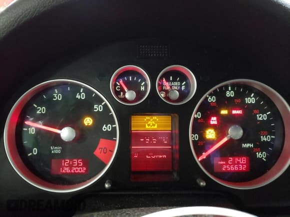 ✅ 2001 Audi TT • VIN: TRUWT28NX11007682 • Lot: 47022625. Wystawiony na Copart z przebiegiem 256 632 mil. Bezpłatny archiwum sprzedaży aukcyjnych z USA i szczegółowy raport historii pojazdu na DreamBid. Zdjęcie 9.