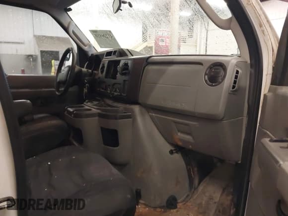 ✅ 2011 Ford Econoline Cargo Commercial • VIN: 1FTNE1EW5BDB01167 • Лот: 41226859. Опубликован ранее на IAAI с пробегом 248 606 миль. Бесплатный доступ к архиву аукционных продаж из США и подробный отчёт об истории автомобиля на DreamBid. Изображение 5.