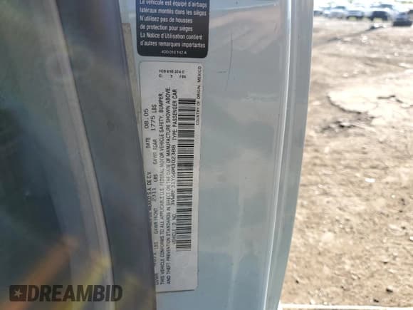 ✅ 2006 Volkswagen Beetle • VIN: 3VWRF31Y66M302388 • Lot: 65715465. Wystawiony na Copart z przebiegiem 139 346 mil. Bezpłatny archiwum sprzedaży aukcyjnych z USA i szczegółowy raport historii pojazdu na DreamBid. Zdjęcie 13.