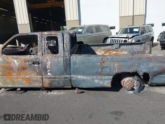 ✅ 2001 Dodge 2500 • VIN: 3B7KF23761G195420 • Lot: 43177900. Wystawiony na IAAI z przebiegiem Nie podano. Bezpłatny archiwum sprzedaży aukcyjnych z USA i szczegółowy raport historii pojazdu na DreamBid. Zdjęcie 11.