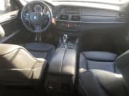 ✅ 2014 BMW X6 M • VIN: 5YMGZ0C55E0C40559 • Lot: 41817885. Wystawiony na Copart z przebiegiem 78 003 mil. Bezpłatny archiwum sprzedaży aukcyjnych z USA i szczegółowy raport historii pojazdu na DreamBid. Zdjęcie 8.