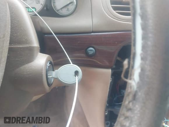 ✅ 1999 Chrysler LHS • VIN: 2C3HC56GXXH601583 • Lot: 42844684. Listed on IAAI with 197,320 mi. Free auction sales archive from the USA and detailed vehicle history report at DreamBid. Image 11.