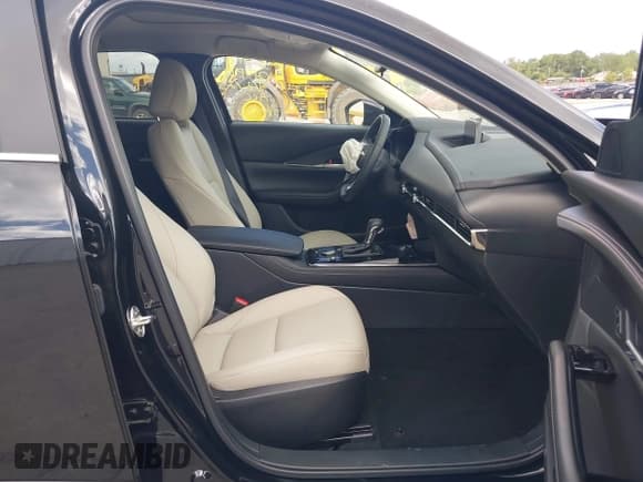 ✅ 2025 Mazda CX-30 S Preferred • VIN: 3MVDMBCM0SM833537 • Lot: 43161989. Listed on IAAI with Not provided. Free auction sales archive from the USA and detailed vehicle history report at DreamBid. Image 5.