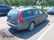 ✅ 2010 Volvo V50 • VIN: YV1390MW3A2527032 • Лот: 42801610. Опубликован ранее на IAAI с пробегом 167 568 миль. Бесплатный доступ к архиву аукционных продаж из США и подробный отчёт об истории автомобиля на DreamBid. Изображение 4.