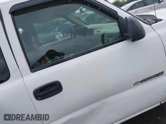 ✅ 2007 Chevrolet Silverado 2500HD Work Truck • VIN: 1GCHK29U67E135916 • Lot: 42330020. Wystawiony na IAAI z przebiegiem 228 917 mil. Bezpłatny archiwum sprzedaży aukcyjnych z USA i szczegółowy raport historii pojazdu na DreamBid. Zdjęcie 5.