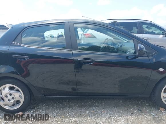 ✅ 2011 Mazda 2 Sport • VIN: JM1DE1HZXB0129359 • Lot: 42694629. Wystawiony na IAAI z przebiegiem 219 786 mil. Bezpłatny archiwum sprzedaży aukcyjnych z USA i szczegółowy raport historii pojazdu na DreamBid. Zdjęcie 13.