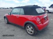 ✅ 2006 MINI Convertible • VIN: WMWRF33556TG15827 • Lot: 42512916. Wystawiony na IAAI z przebiegiem 35 468 mil. Bezpłatny archiwum sprzedaży aukcyjnych z USA i szczegółowy raport historii pojazdu na DreamBid. Zdjęcie 3.
