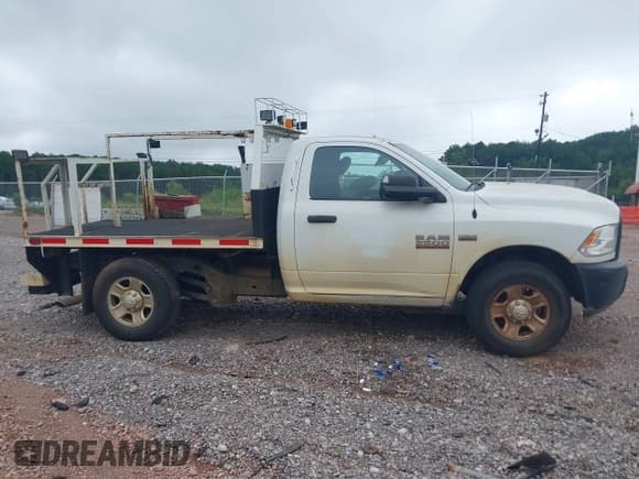 ✅ 2015 Ram 2500 Tradesman • VIN: 3C7WR4AJXFG592142 • Lot: 42877402. Listed on IAAI with 160,137 mi. Free auction sales archive from the USA and detailed vehicle history report at DreamBid. Image 14.