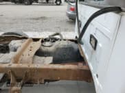 ✅ 2001 Ford F-250 XL • VIN: 1FTNF20L81EC71371 • Lot: 56960825. Wystawiony na Copart z przebiegiem 223 616 mil. Bezpłatny archiwum sprzedaży aukcyjnych z USA i szczegółowy raport historii pojazdu na DreamBid. Zdjęcie 10.