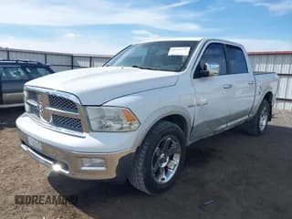 ✅ 2010 Dodge 1500 SLT • VIN: 1D7RV1CT8AS110083 • Lot: 42213775. Wystawiony na IAAI z przebiegiem 127 044 mil. Bezpłatny archiwum sprzedaży aukcyjnych z USA i szczegółowy raport historii pojazdu na DreamBid. Zdjęcie 2.