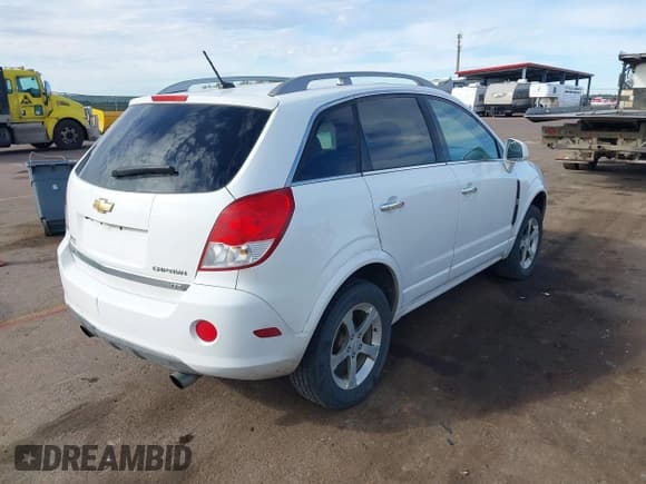 ✅ 2012 Chevrolet Captiva Sport LTZ • VIN: 3GNFL4E59CS638894 • Lot: 43439898. Wystawiony na IAAI z przebiegiem 223 963 mil. Bezpłatny archiwum sprzedaży aukcyjnych z USA i szczegółowy raport historii pojazdu na DreamBid. Zdjęcie 4.