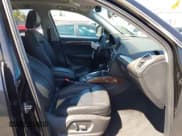 ✅ 2017 Audi Q5 Premium Plus • VIN: WA1L2AFP0HA013977 • Lot: 40137120. Wystawiony na IAAI z przebiegiem 62 834 mil. Bezpłatny archiwum sprzedaży aukcyjnych z USA i szczegółowy raport historii pojazdu na DreamBid. Zdjęcie 5.