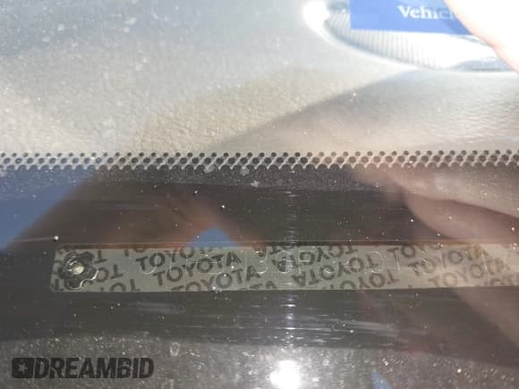 ✅ 2004 Lexus LS 430 • VIN: JTHBN36F040161217 • Lot: 42203043. Wystawiony na IAAI z przebiegiem 168 652 mil. Bezpłatny archiwum sprzedaży aukcyjnych z USA i szczegółowy raport historii pojazdu na DreamBid. Zdjęcie 18.