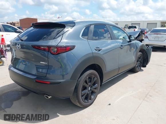 ✅ 2025 Mazda CX-30 S Carbon Edition • VIN: 3MVDMBCM8SM806487 • Lot: 42579926. Wystawiony na IAAI z przebiegiem 3 161 mil. Bezpłatny archiwum sprzedaży aukcyjnych z USA i szczegółowy raport historii pojazdu na DreamBid. Zdjęcie 4.