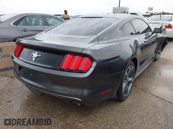 ✅ 2015 Ford Mustang V6 • VIN: 1FA6P8AM3F5355512 • Lot: 43756482. Wystawiony na IAAI z przebiegiem 135 283 mil. Bezpłatny archiwum sprzedaży aukcyjnych z USA i szczegółowy raport historii pojazdu na DreamBid. Zdjęcie 4.