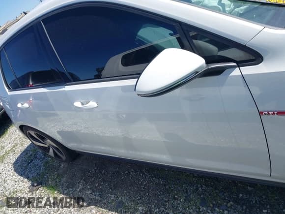 ✅ 2020 Volkswagen Golf GTI S • VIN: 3VW5T7AU3LM016442 • Lot: 41461125. Listed on IAAI with 48,613 mi. Free auction sales archive from the USA and detailed vehicle history report at DreamBid. Image 14.