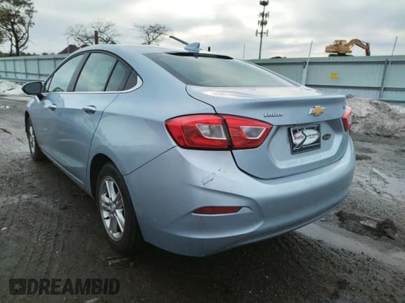 ✅ 2018 Chevrolet Cruze LT • VIN: 1G1BE5SM3J7101896 • Lot: 34337922. Listed on Copart with 52,303 mi. Free auction sales archive from the USA and detailed vehicle history report at DreamBid. Image 3.