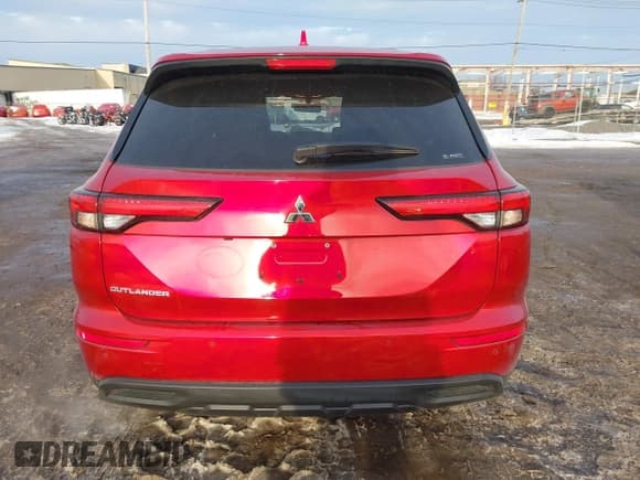 ✅ 2024 Mitsubishi Outlander ES • VIN: JA4J4UA88RZ073298 • Lot: 41477476. Listed on IAAI with 6,532 mi. Free auction sales archive from the USA and detailed vehicle history report at DreamBid. Image 16.