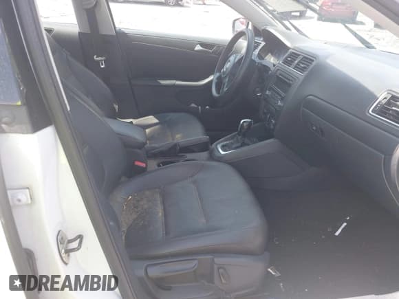 ✅ 2014 Volkswagen Jetta SE • VIN: 3VWD17AJ9EM315511 • Lot: 42251911. Wystawiony na IAAI z przebiegiem 155 113 mil. Bezpłatny archiwum sprzedaży aukcyjnych z USA i szczegółowy raport historii pojazdu na DreamBid. Zdjęcie 5.