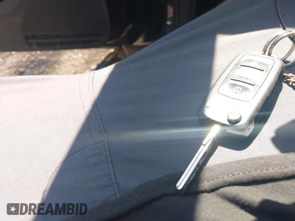 ✅ 2014 Volkswagen Jetta TDI w/Premium/Nav • VIN: 3VWLL7AJ3EM232789 • Lot: 42737539. Listed on IAAI with 60,263 mi. Free auction sales archive from the USA and detailed vehicle history report at DreamBid. Image 11.