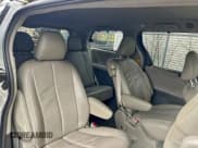 ✅ 2014 Toyota Sienna XLE • VIN: 5TDYK3DC6ES422166 • Lot: 96002275. Wystawiony na Copart z przebiegiem 200 131 mil. Bezpłatny archiwum sprzedaży aukcyjnych z USA i szczegółowy raport historii pojazdu na DreamBid. Zdjęcie 6.