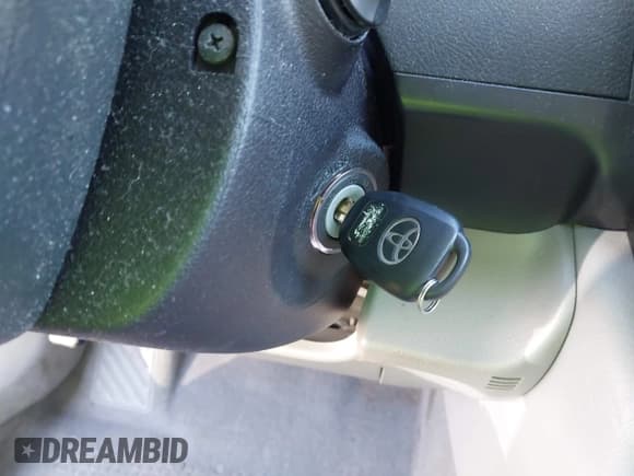 ✅ 2017 Toyota Camry SE • VIN: 4T1BF1FK0HU689835 • Lot: 43516273. Wystawiony na IAAI z przebiegiem 141 357 mil. Bezpłatny archiwum sprzedaży aukcyjnych z USA i szczegółowy raport historii pojazdu na DreamBid. Zdjęcie 11.