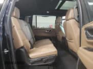 ✅ 2021 Chevrolet Suburban Premier • VIN: 1GNSCFKD2MR318276 • Lot: 37848743. Wystawiony na Copart z przebiegiem 33 165 mil. Bezpłatny archiwum sprzedaży aukcyjnych z USA i szczegółowy raport historii pojazdu na DreamBid. Zdjęcie 11.