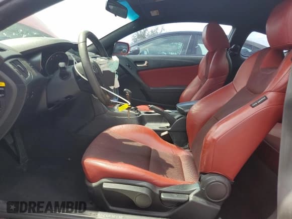 ✅ 2013 Hyundai Genesis Coupe R-Spec • VIN: KMHHU6KJ9DU097094 • Lot: 60881695. Wystawiony na Copart z przebiegiem 88 542 mil. Bezpłatny archiwum sprzedaży aukcyjnych z USA i szczegółowy raport historii pojazdu na DreamBid. Zdjęcie 7.