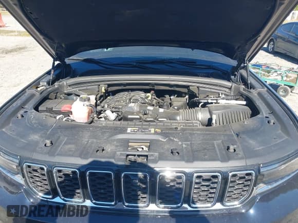 ✅ 2023 Jeep Grand Cherokee Limited • VIN: 1C4RJJBG7P8835982 • Lot: 43590126. Wystawiony na IAAI z przebiegiem 36 672 mil. Bezpłatny archiwum sprzedaży aukcyjnych z USA i szczegółowy raport historii pojazdu na DreamBid. Zdjęcie 10.